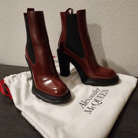 Alexander McQueen Chelsea Boot "Burgundy and Black" Size 38 - Picture 1 of 10